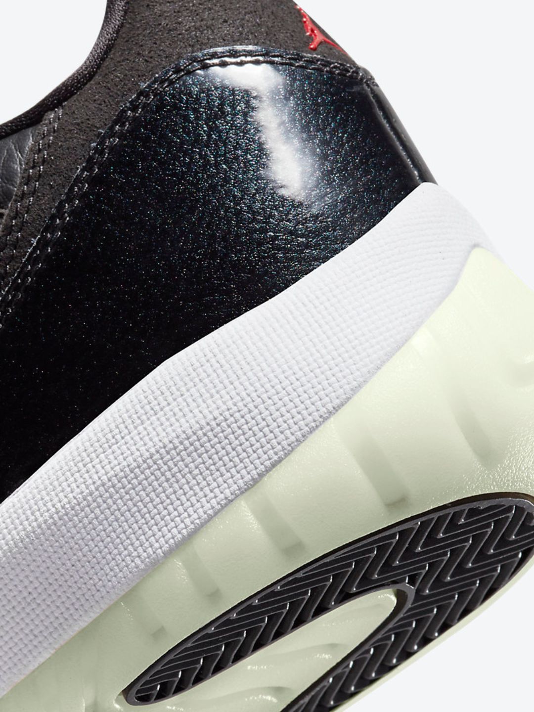 Air Jordan 11 Retro Low 72-10 - AV2187-001 | ResellZone