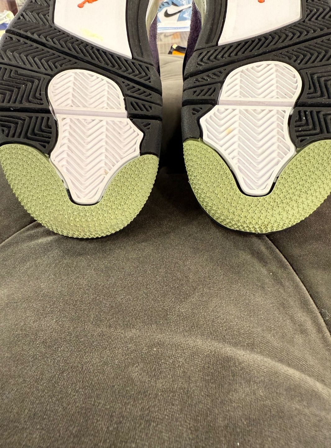 Air Jordan 4 Retro Canyon Purple - Sneakers Usate | ResellZone