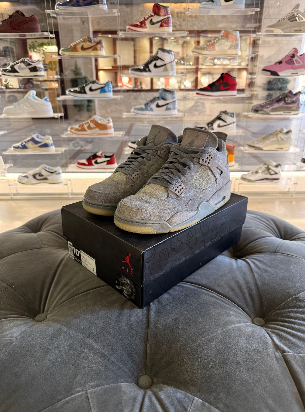 Air Jordan 4 Retro Kaws - Sneakers Usate | ResellZone