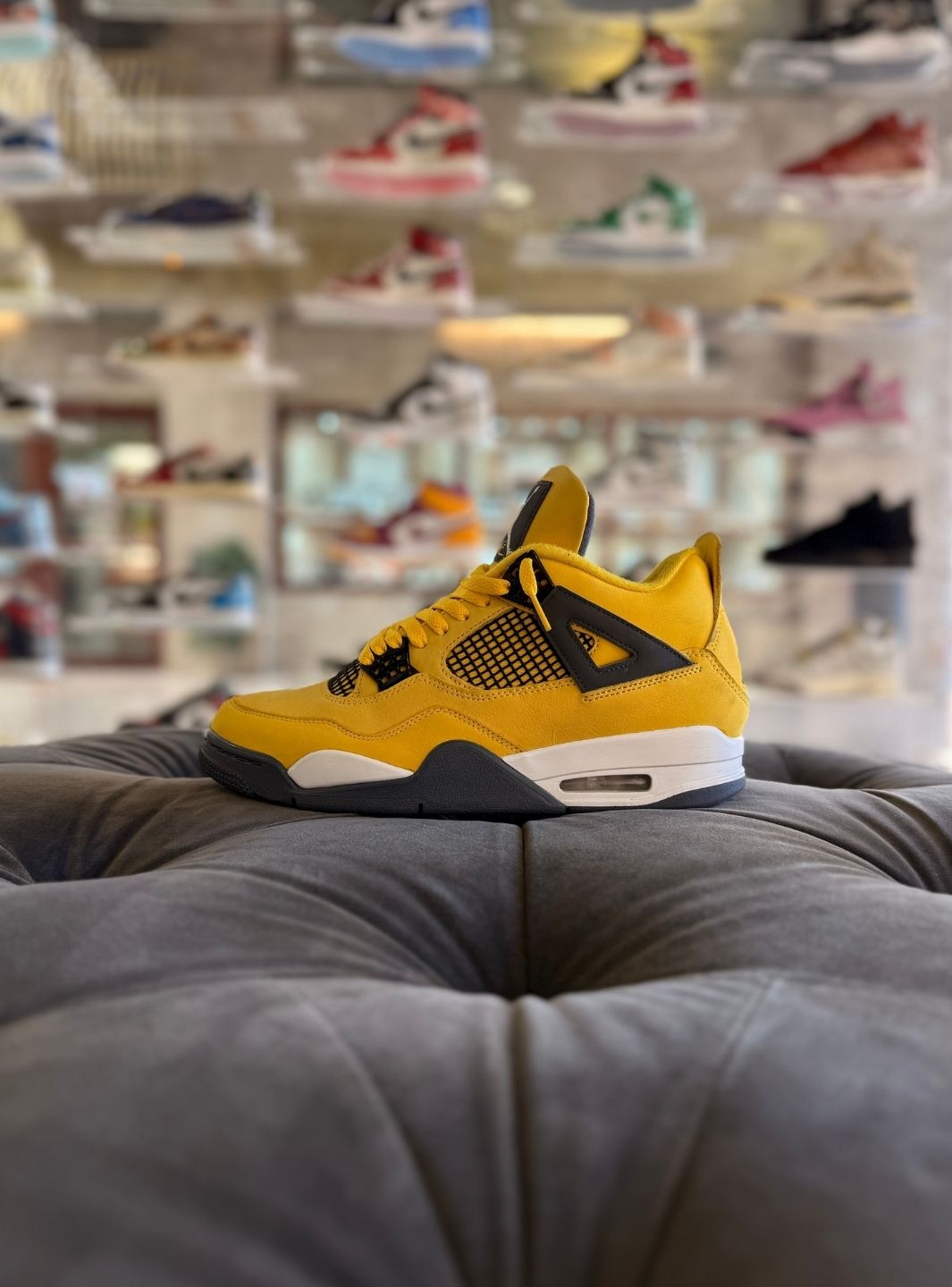 Air Jordan 4 Retro Lightning (2021) - Sneakers Usate | ResellZone