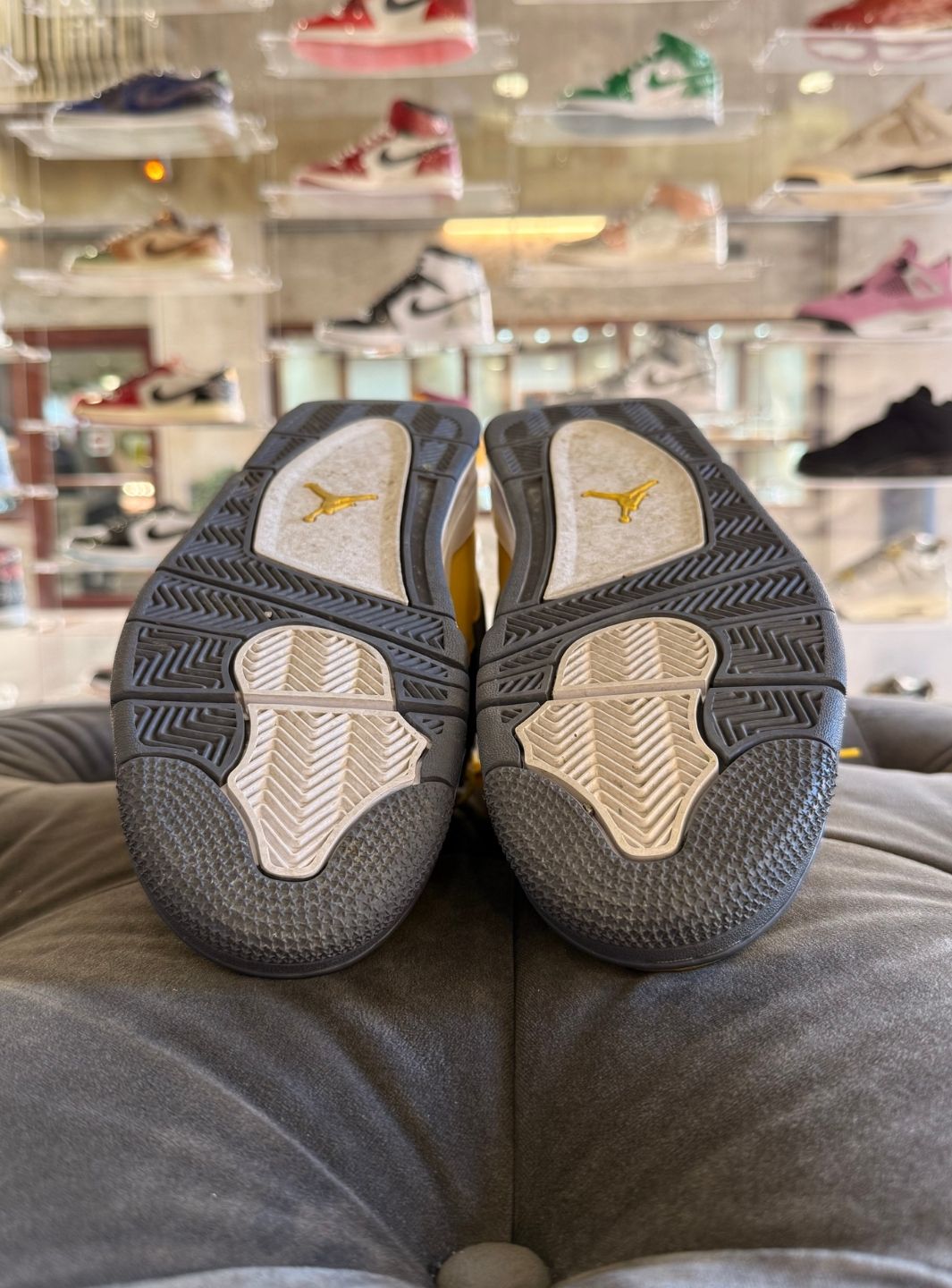 Air Jordan 4 Retro Lightning (2021) - Sneakers Usate | ResellZone