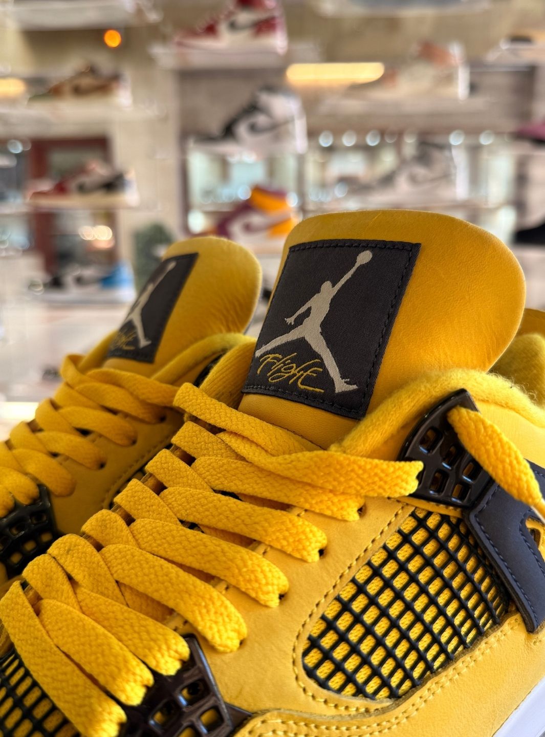 Air Jordan 4 Retro Lightning (2021) - Sneakers Usate | ResellZone
