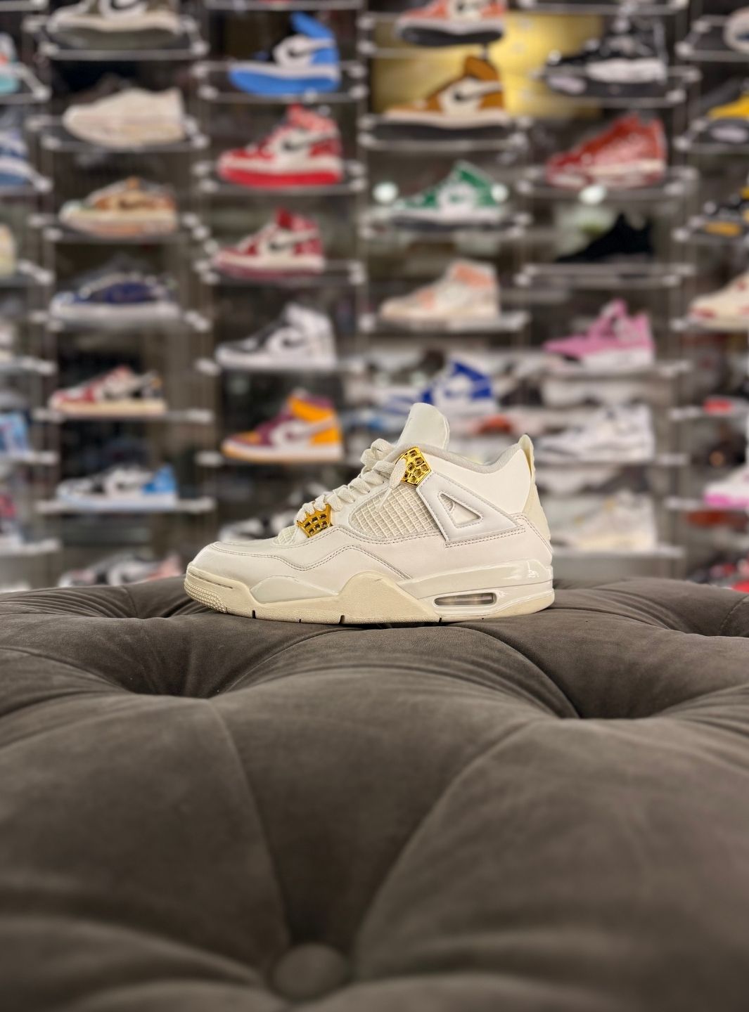 Air Jordan 4 Retro Metallic Gold - Sneakers Usate | ResellZone
