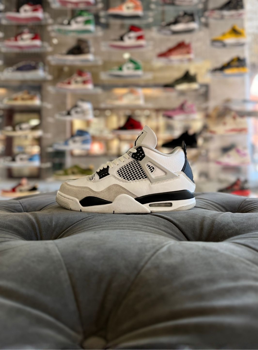 Air Jordan 4 Retro Military Black - Sneakers Usate | ResellZone