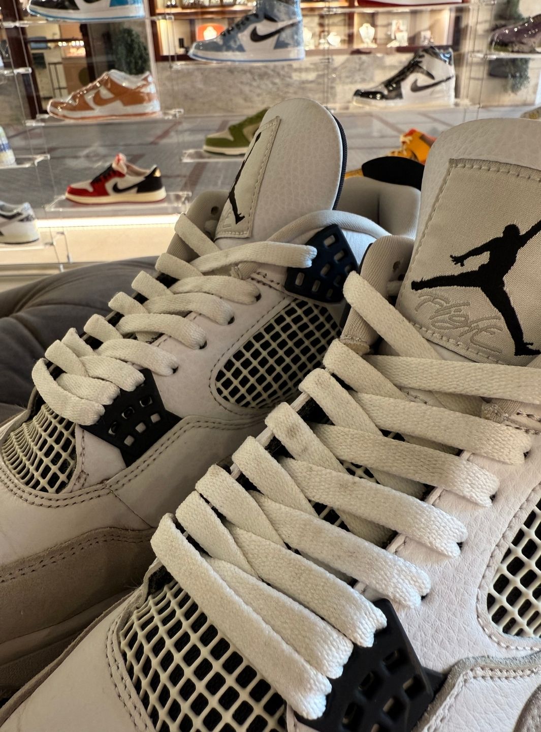 Air Jordan 4 Retro Military Black - Sneakers Usate | ResellZone