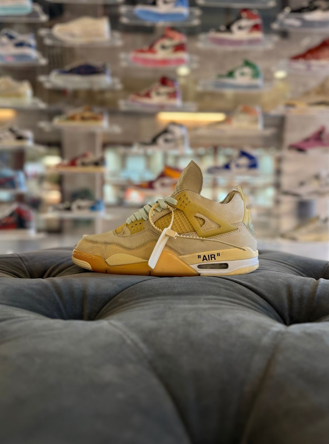 Air Jordan 4 Retro Off-White Sail - Sneakers Usate | ResellZone