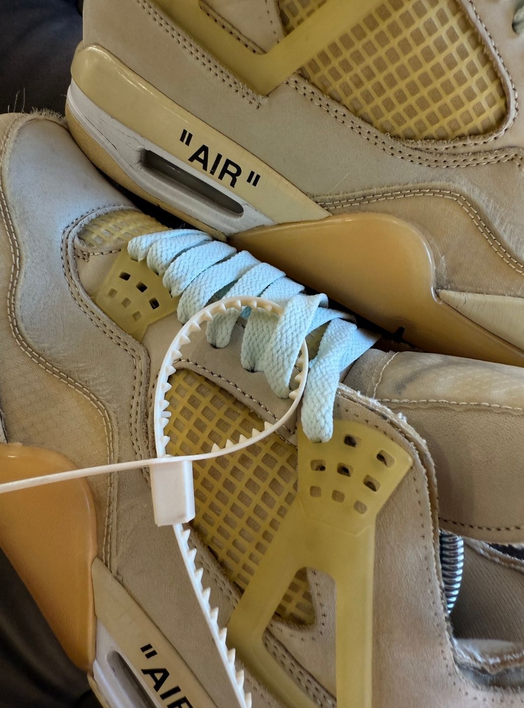 Air Jordan 4 Retro Off-White Sail - Sneakers Usate | ResellZone