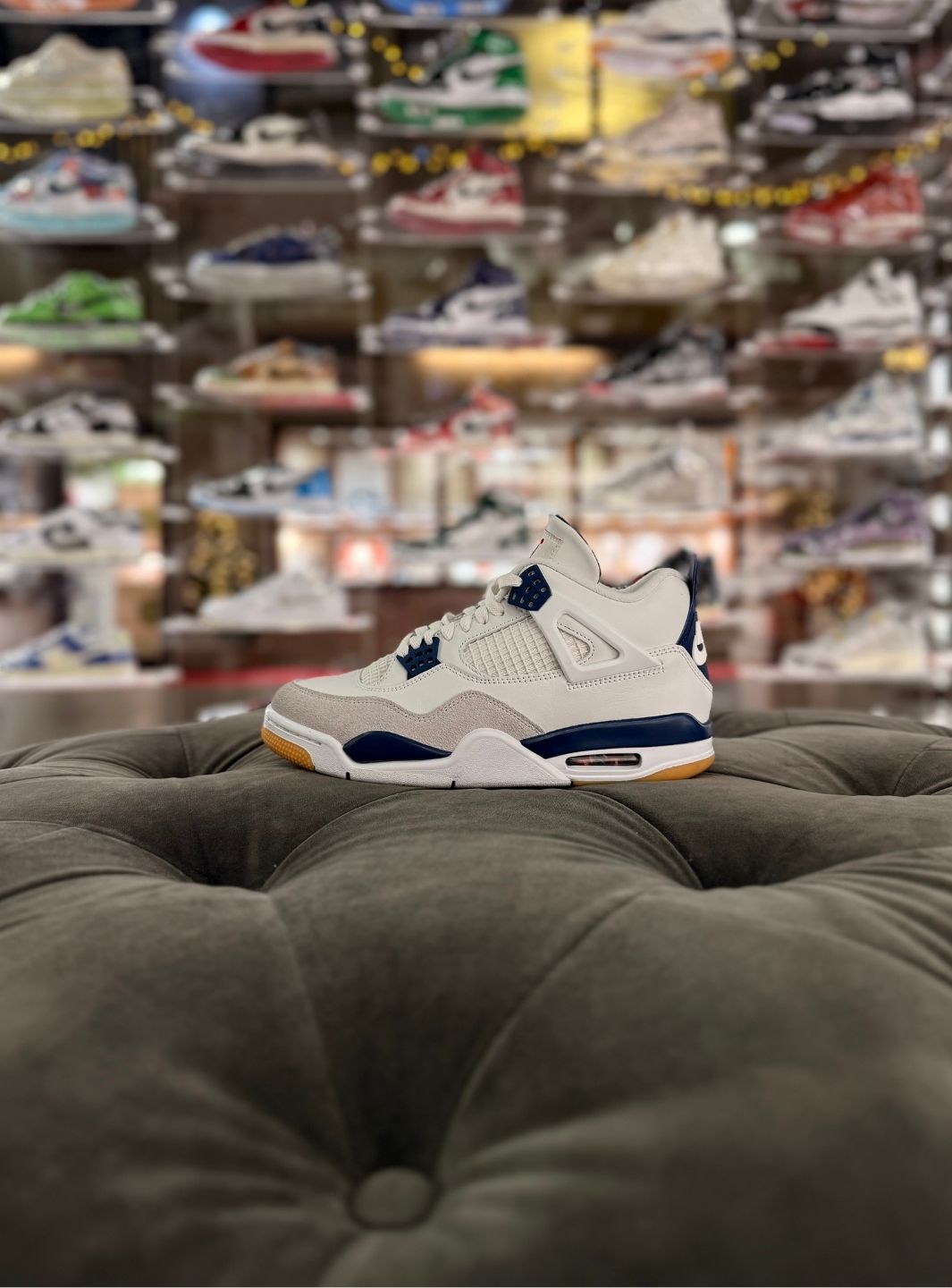 Air Jordan 4 Retro SB Navy - Sneakers Usate | ResellZone