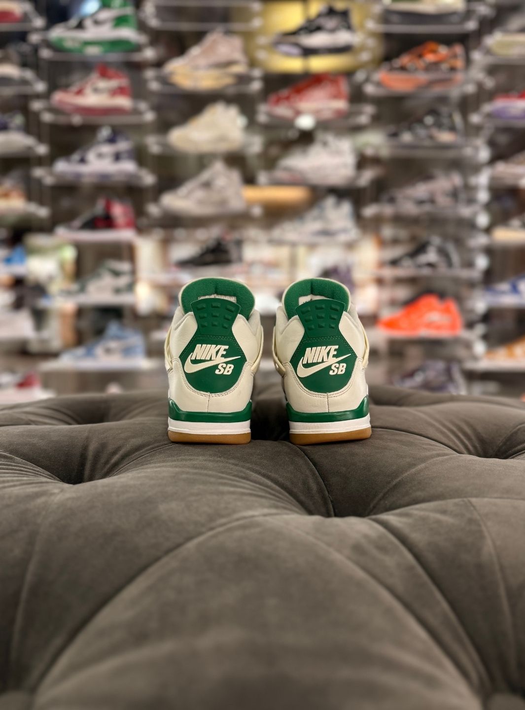 Air Jordan 4 Retro SB Pine Green - Sneakers Usate | ResellZone