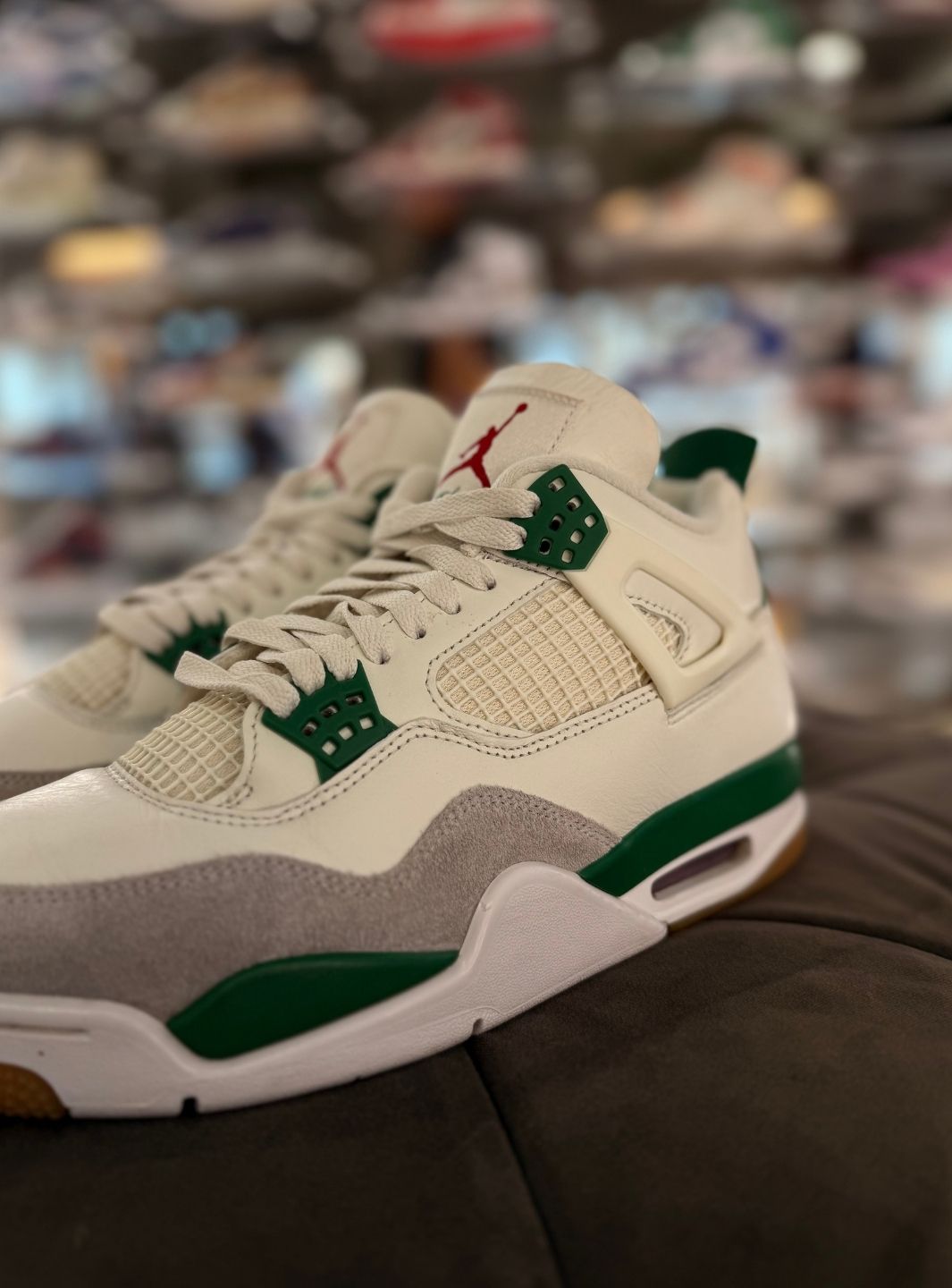 Air Jordan 4 Retro SB Pine Green - Sneakers Usate | ResellZone