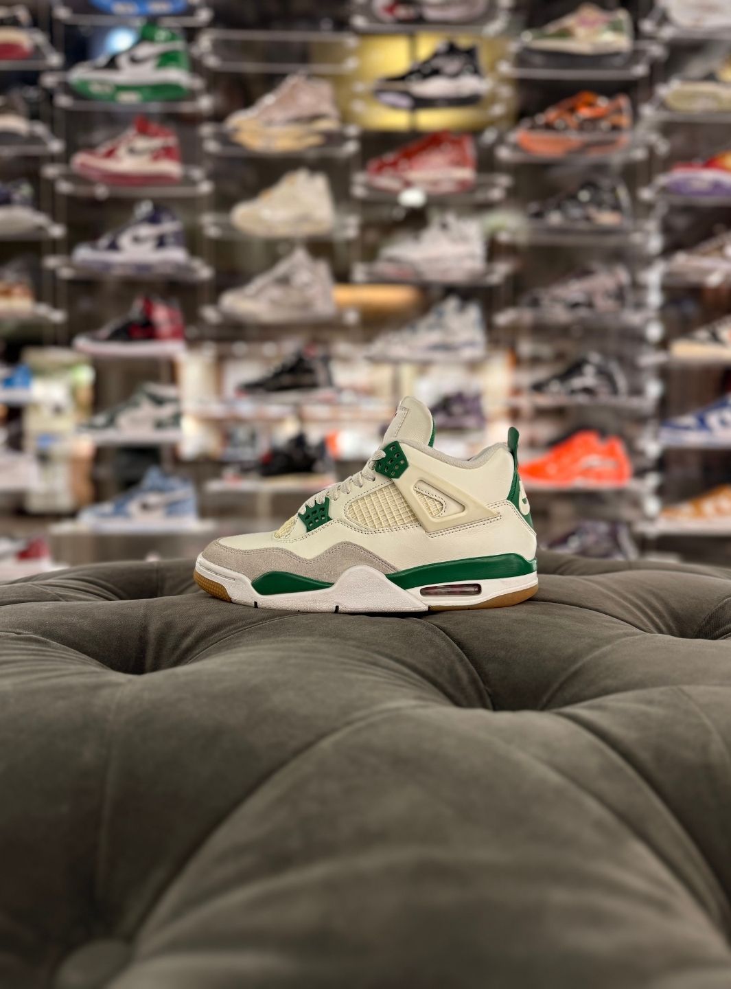 Air Jordan 4 Retro SB Pine Green - Sneakers Usate | ResellZone