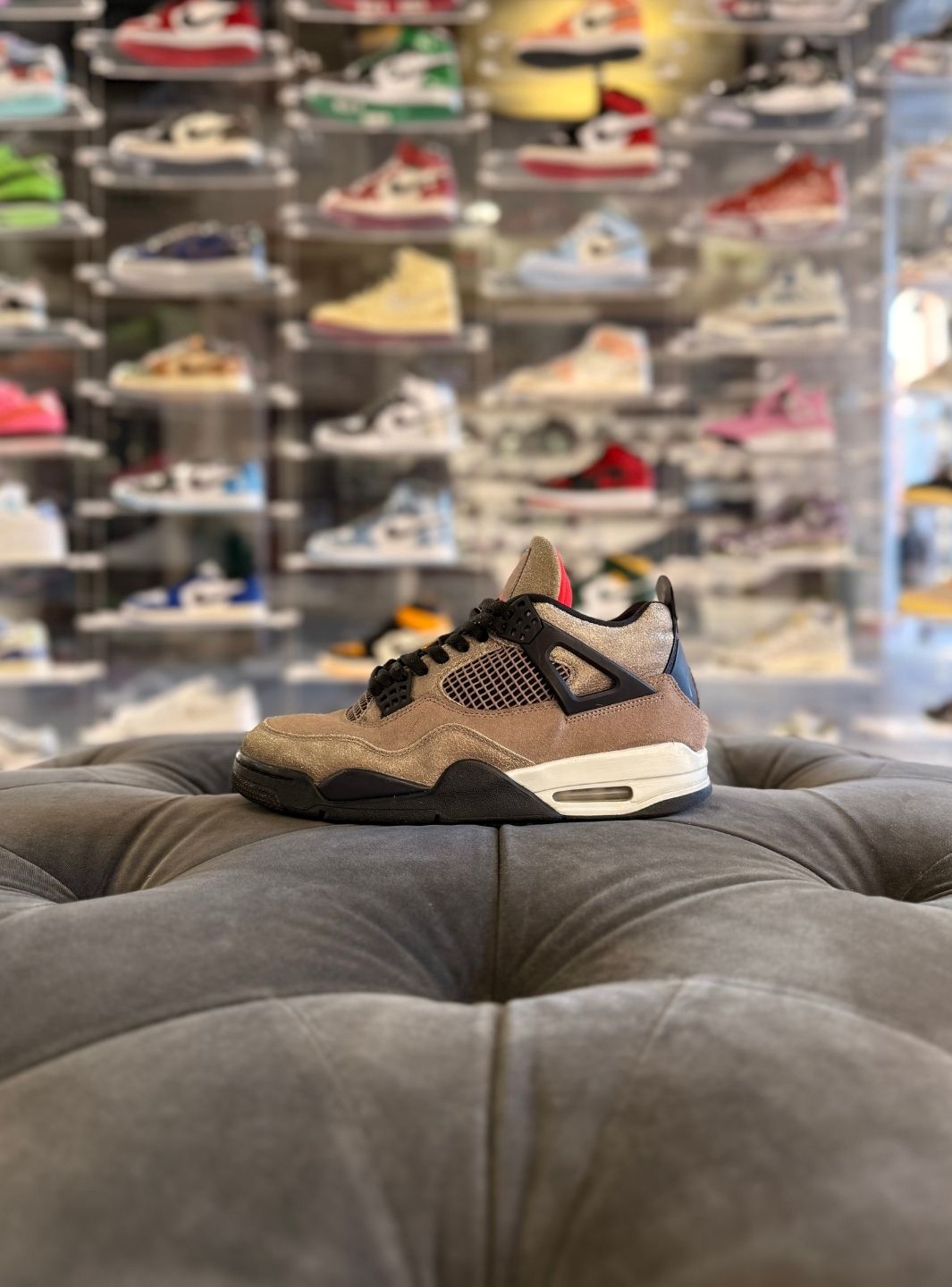 Air Jordan 4 Retro Taupe Haze - Sneakers Usate | ResellZone