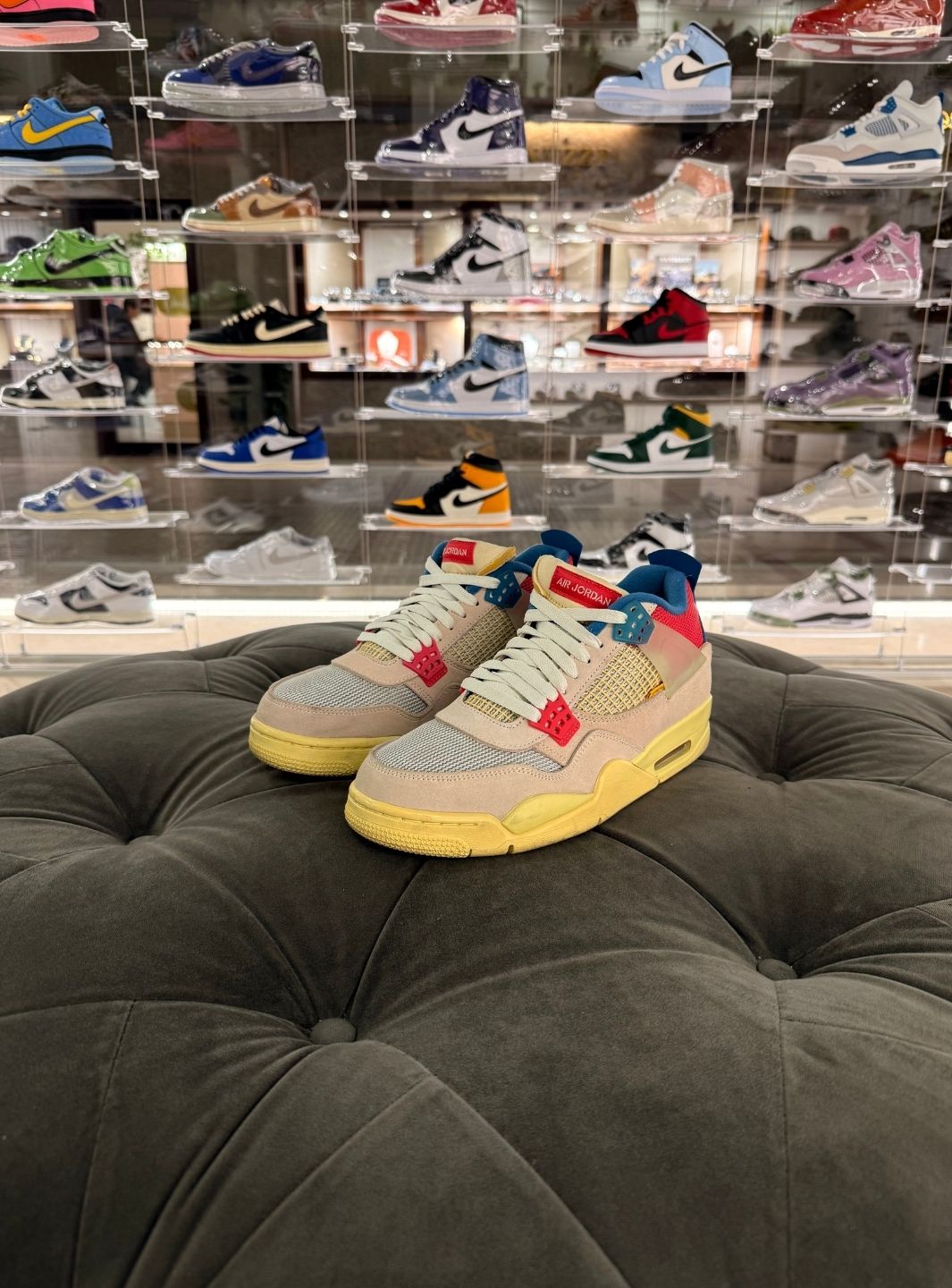 Air Jordan 4 Retro Union Guava Ice - Sneakers Usate | ResellZone