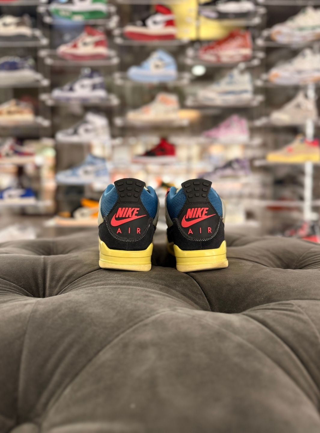 Air Jordan 4 Retro Union Off Noir - Sneakers Usate | ResellZone