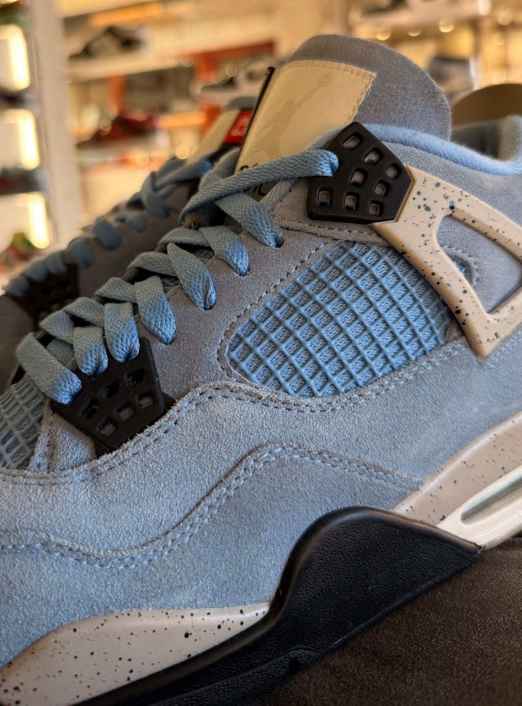 Air Jordan 4 Retro University Blue - Sneakers Usate | ResellZone
