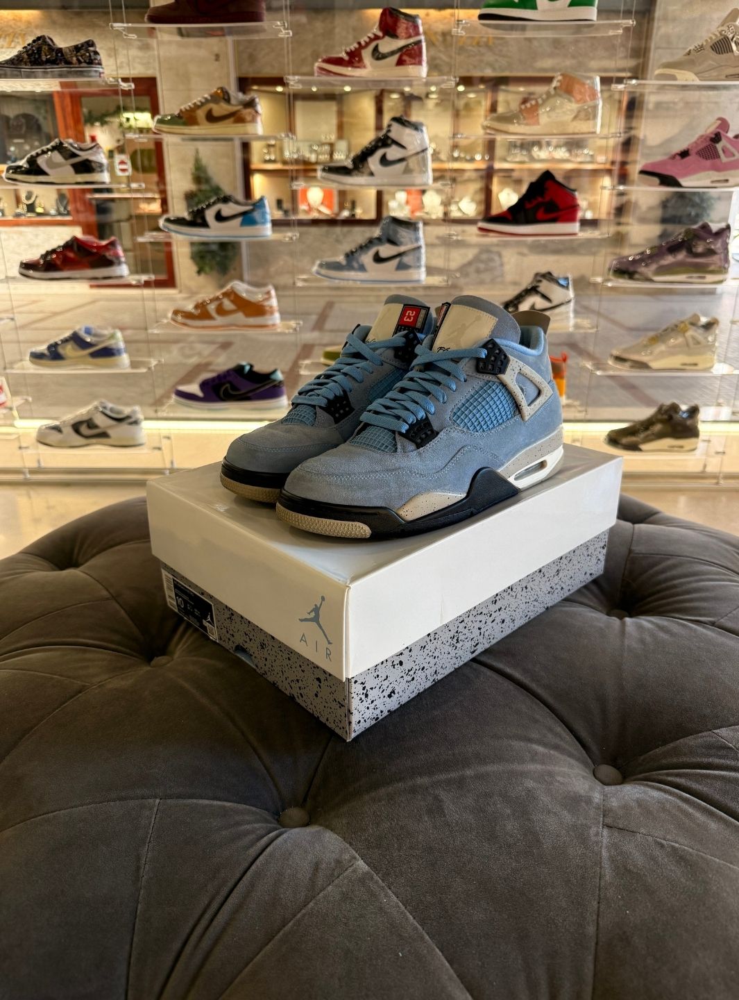 Air Jordan 4 Retro University Blue - Sneakers Usate | ResellZone