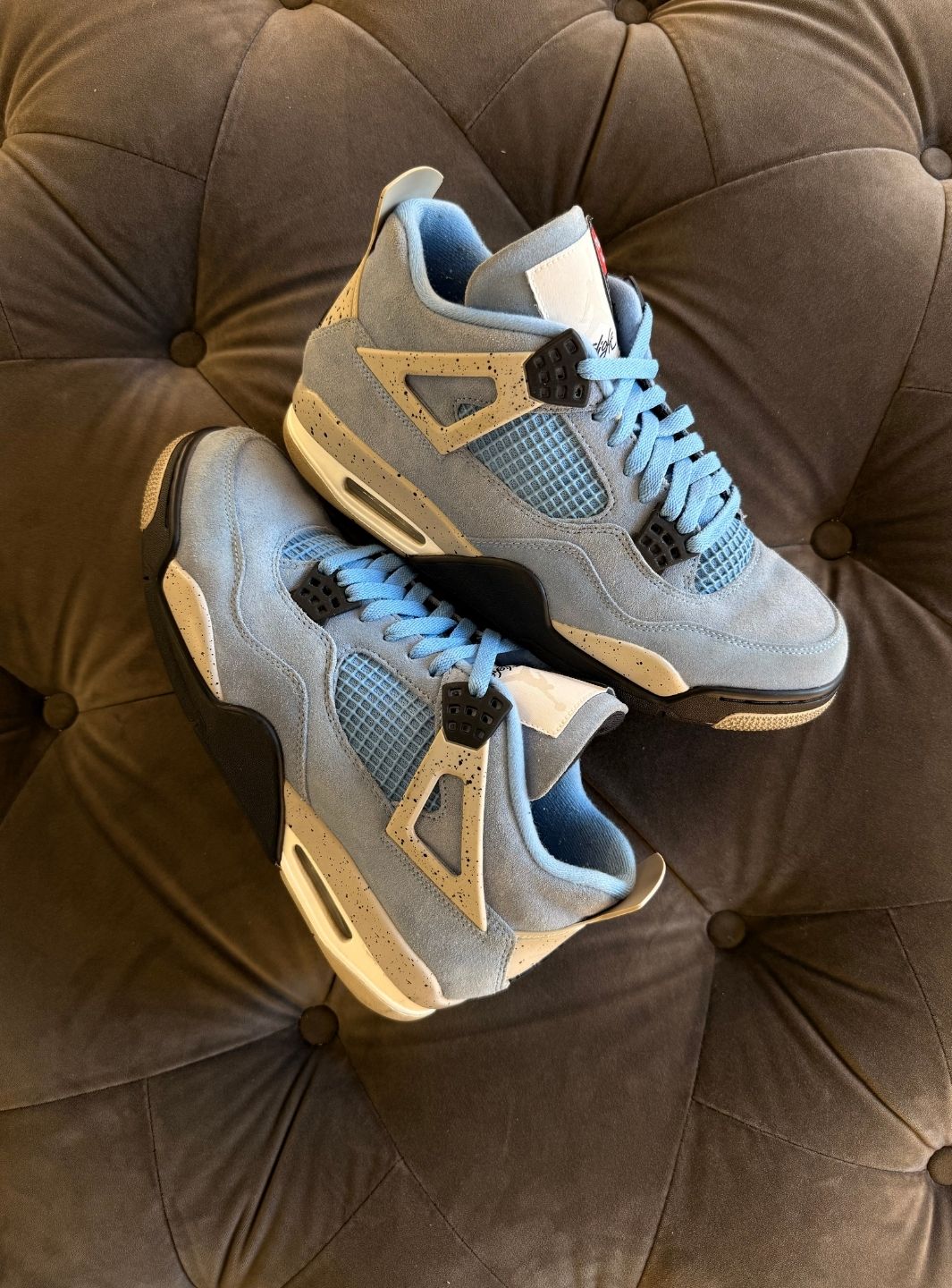 Air Jordan 4 Retro University Blue - Sneakers Usate | ResellZone