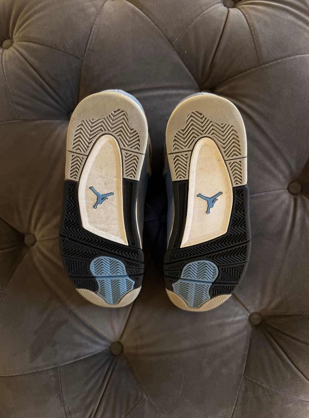 Air Jordan 4 Retro University Blue - Sneakers Usate | ResellZone