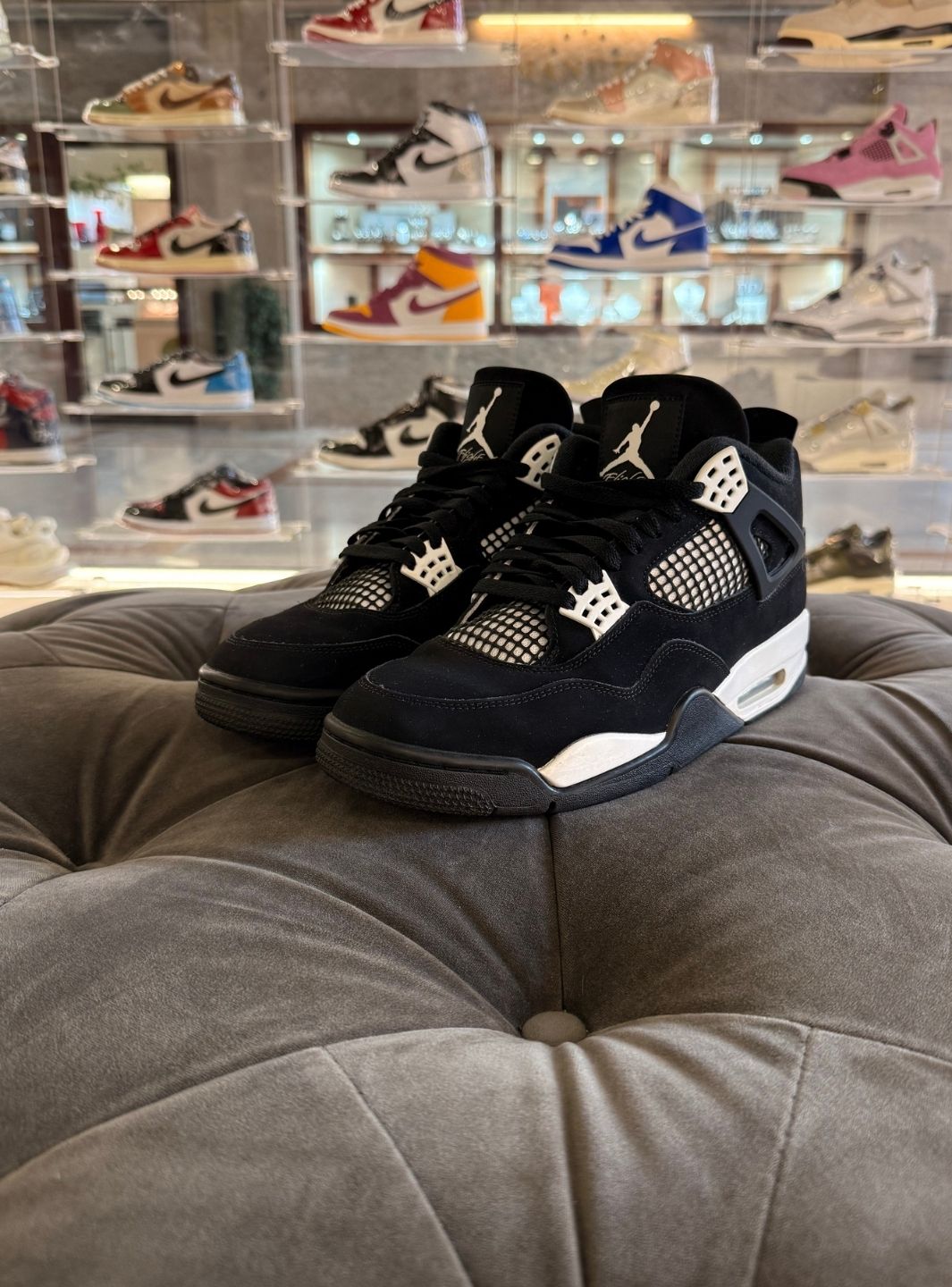 Air Jordan 4 Retro White Thunder - Sneakers Usate | ResellZone