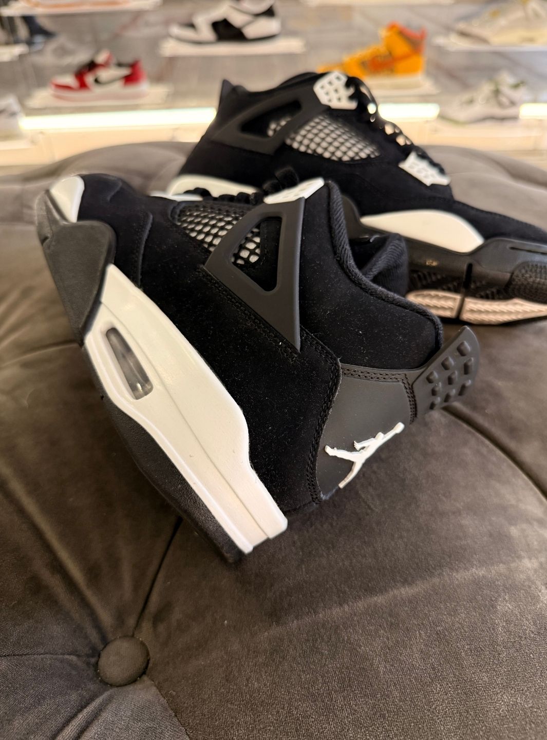 Air Jordan 4 Retro White Thunder - Sneakers Usate | ResellZone