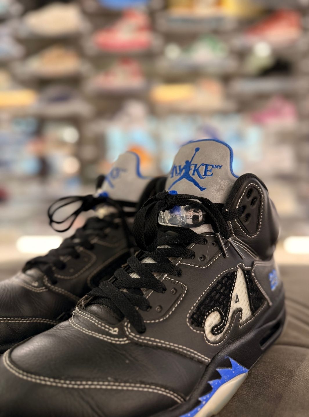 Air Jordan 5 Retro Awake NY Black - Sneakers Usate | ResellZone