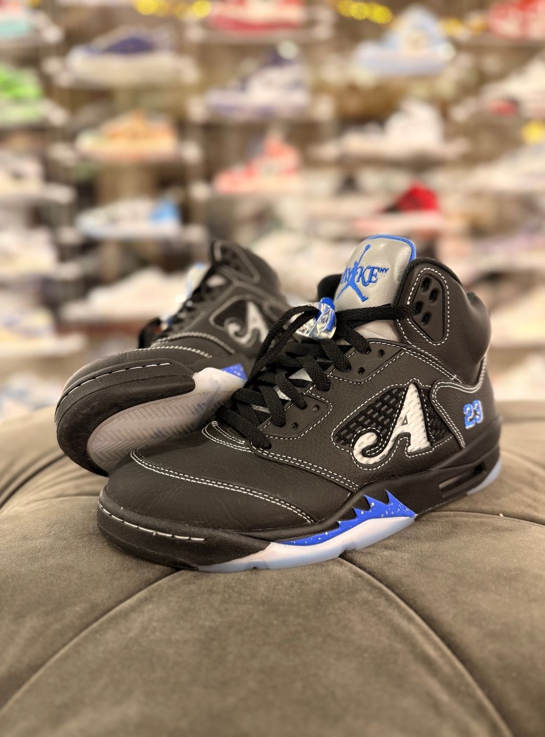 Air Jordan 5 Retro Awake NY Black - Sneakers Usate | ResellZone