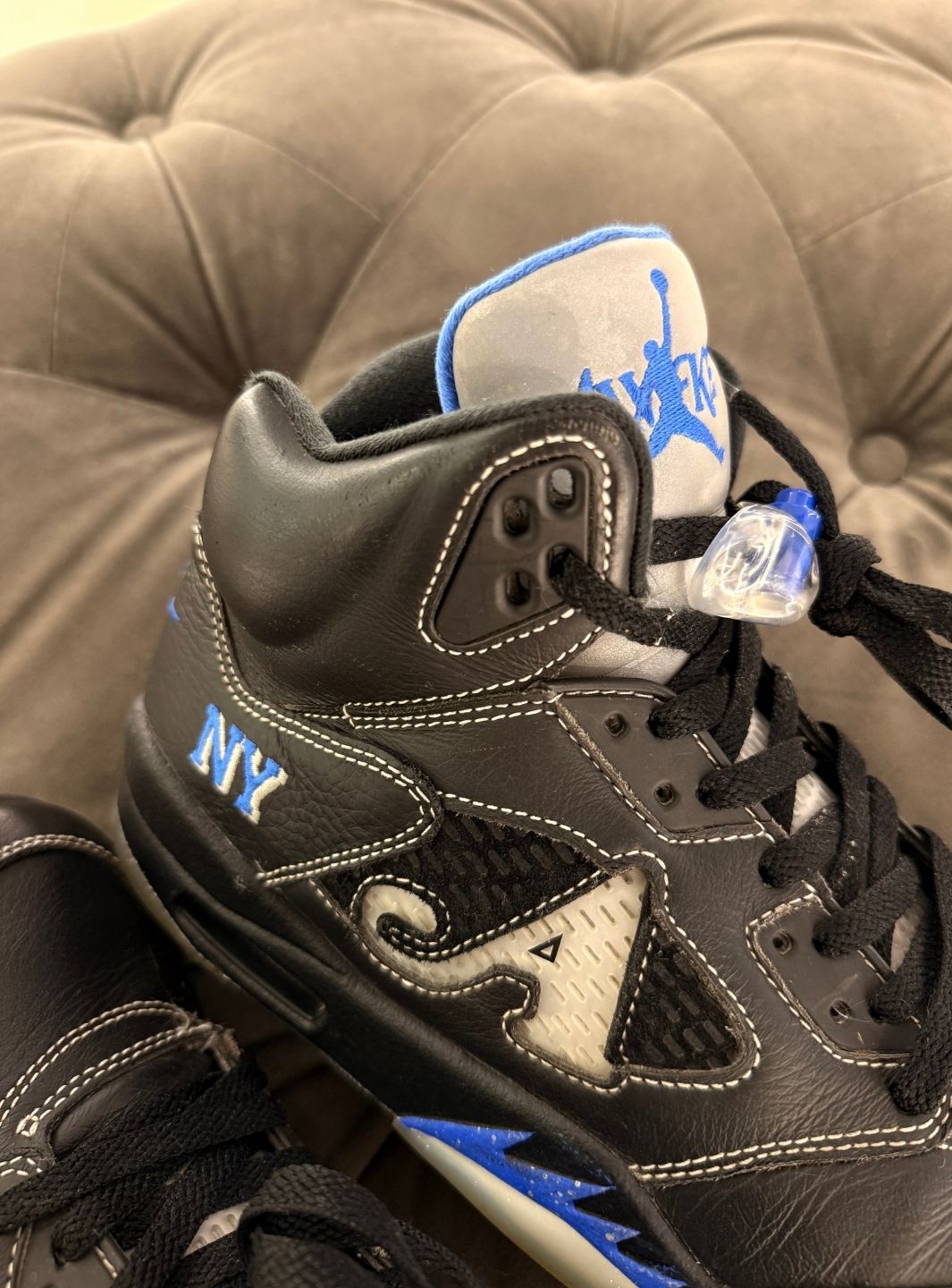 Air Jordan 5 Retro Awake NY Black - Sneakers Usate | ResellZone