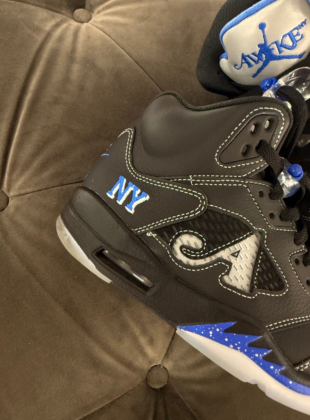 Air Jordan 5 Retro Awake NY Black - Sneakers Usate | ResellZone