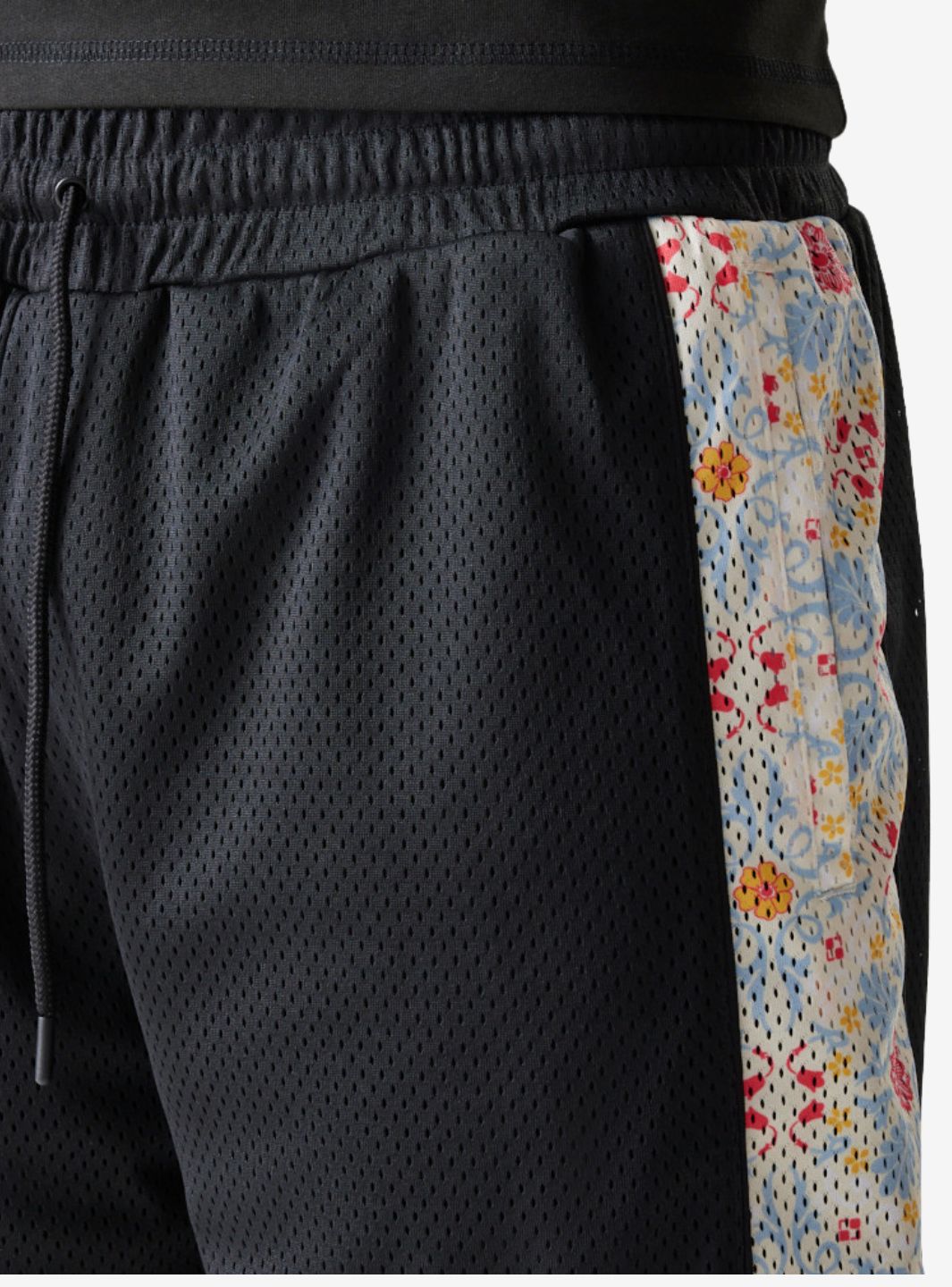 New Era New York Yankees MLB Infill Black Mesh Shorts - 60667831 | ResellZone