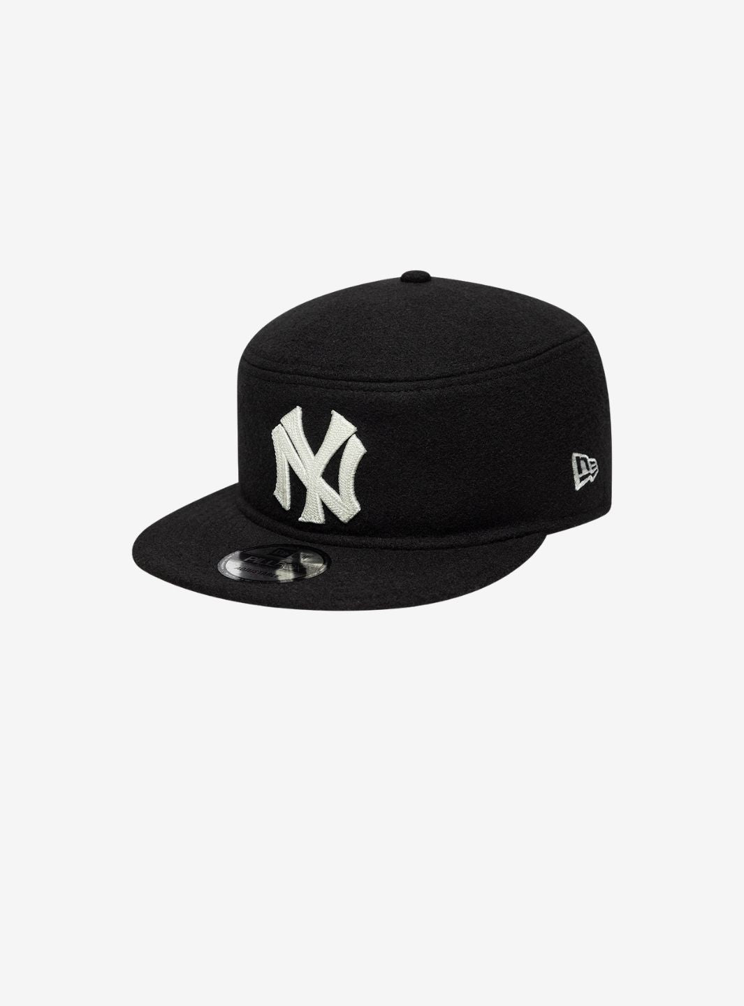 New Era New York Yankees MLB Pillow Black Adjustable Cap with Pin Badge | ResellZone