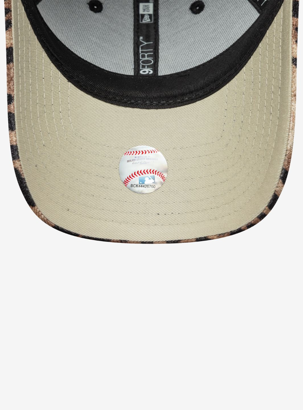 New Era New York Yankees Womens MLB Leo Velour Dark Brown 9FORTY Adjustable Cap | ResellZone
