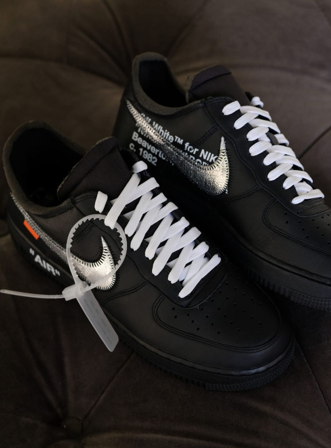 Nike Air Force 1 Low '07 Off-White MoMA (with Socks) - AV5210-001 | ResellZone