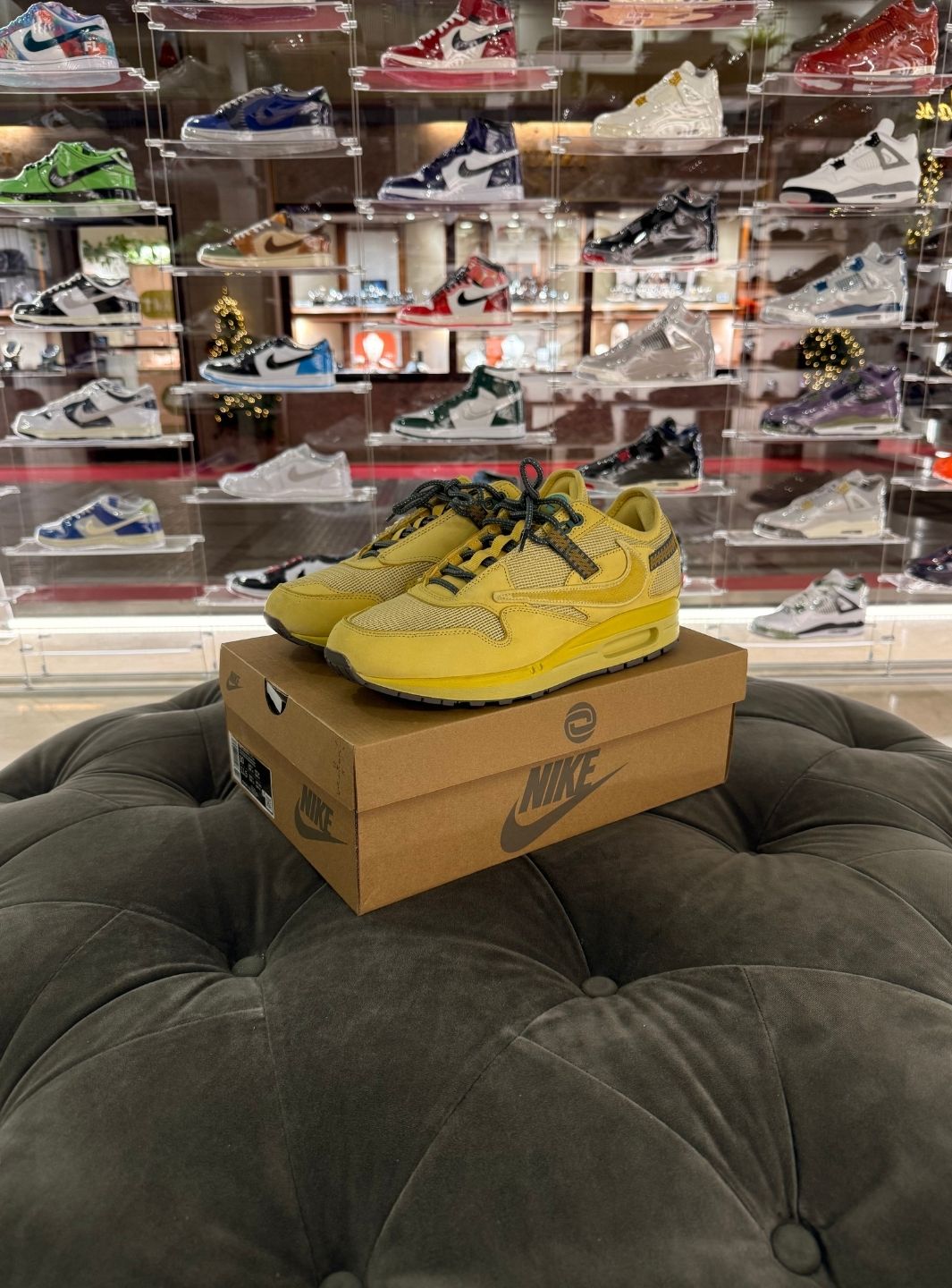 Nike Air Max 1 Travis Scott Cactus Jack Saturn Gold - Sneakers Usate | ResellZone