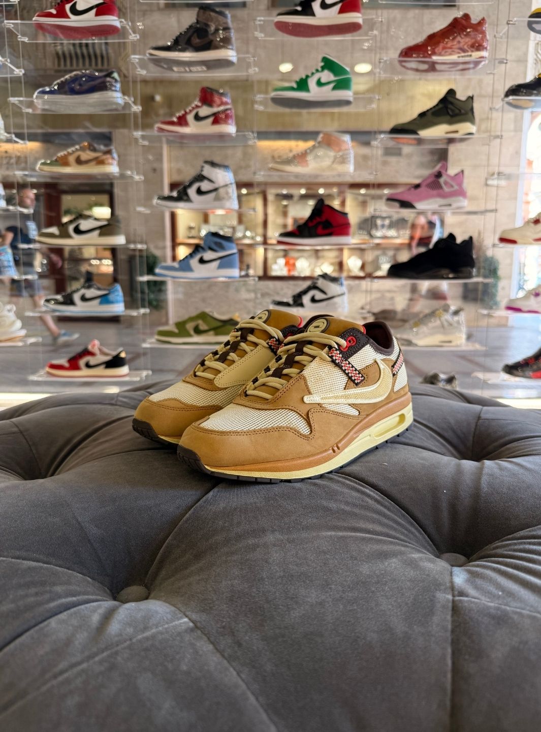 Nike Air Max 1 Travis Scott Cactus Jack Wheat Lemon Drop - Sneakers Usate | ResellZone