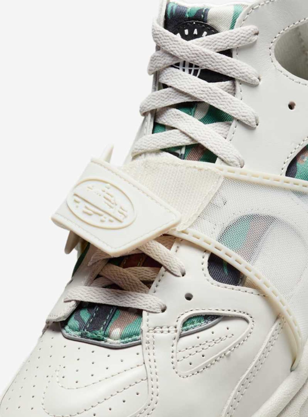 Nike Air Trainer Huarache Corteiz Light Bone - FQ8793-002 | ResellZone