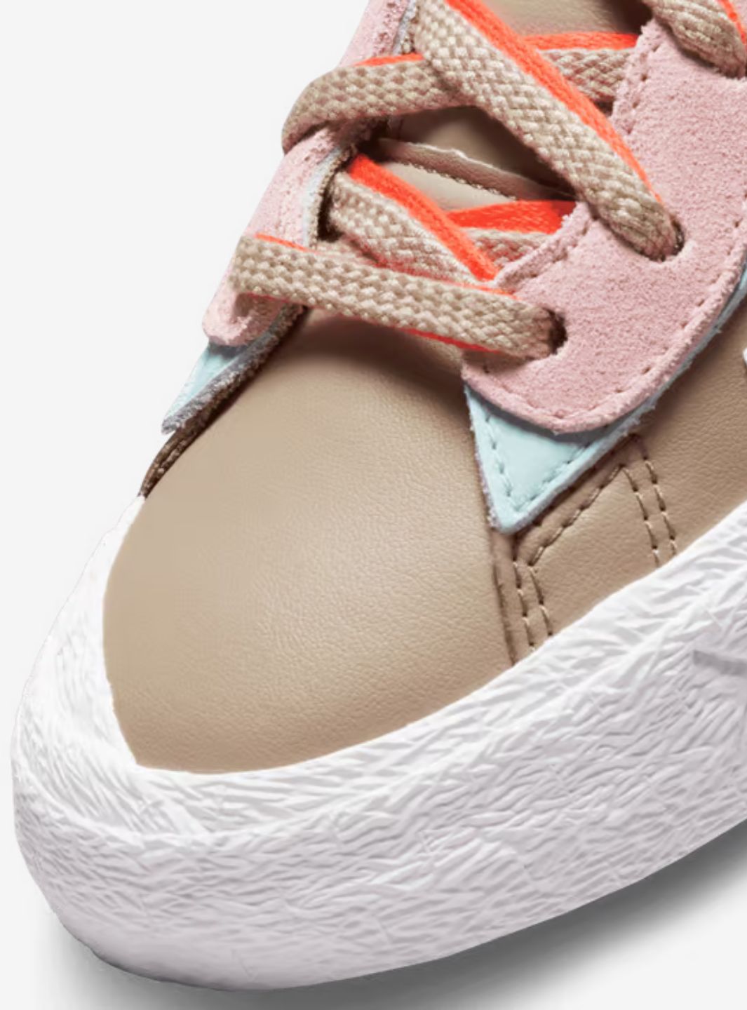 Nike Blazer Low Sacai KAWS Reed - DM7901-200 | ResellZone