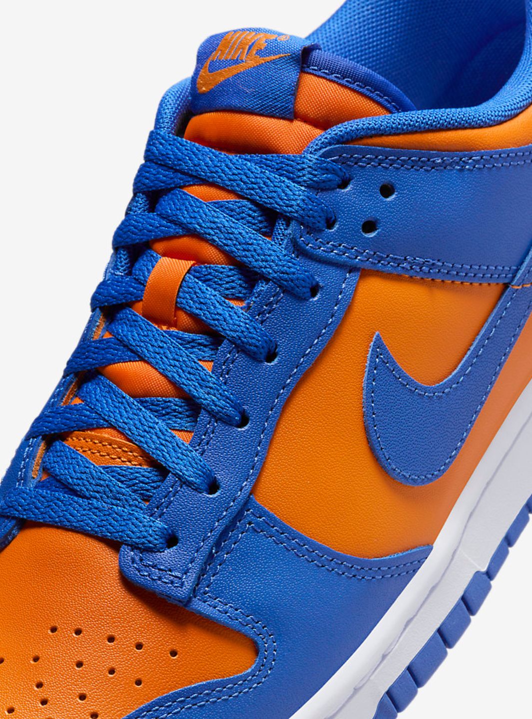 Nike Dunk Low Knicks - DV0833-800 | ResellZone