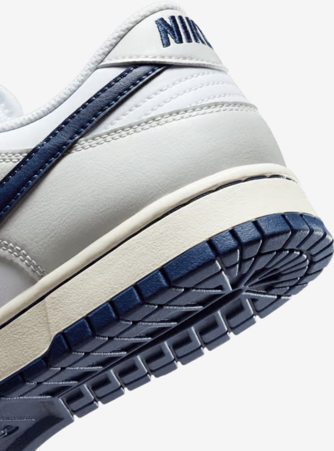 Nike Dunk Low New York Yankees - IM2222-101 | ResellZone