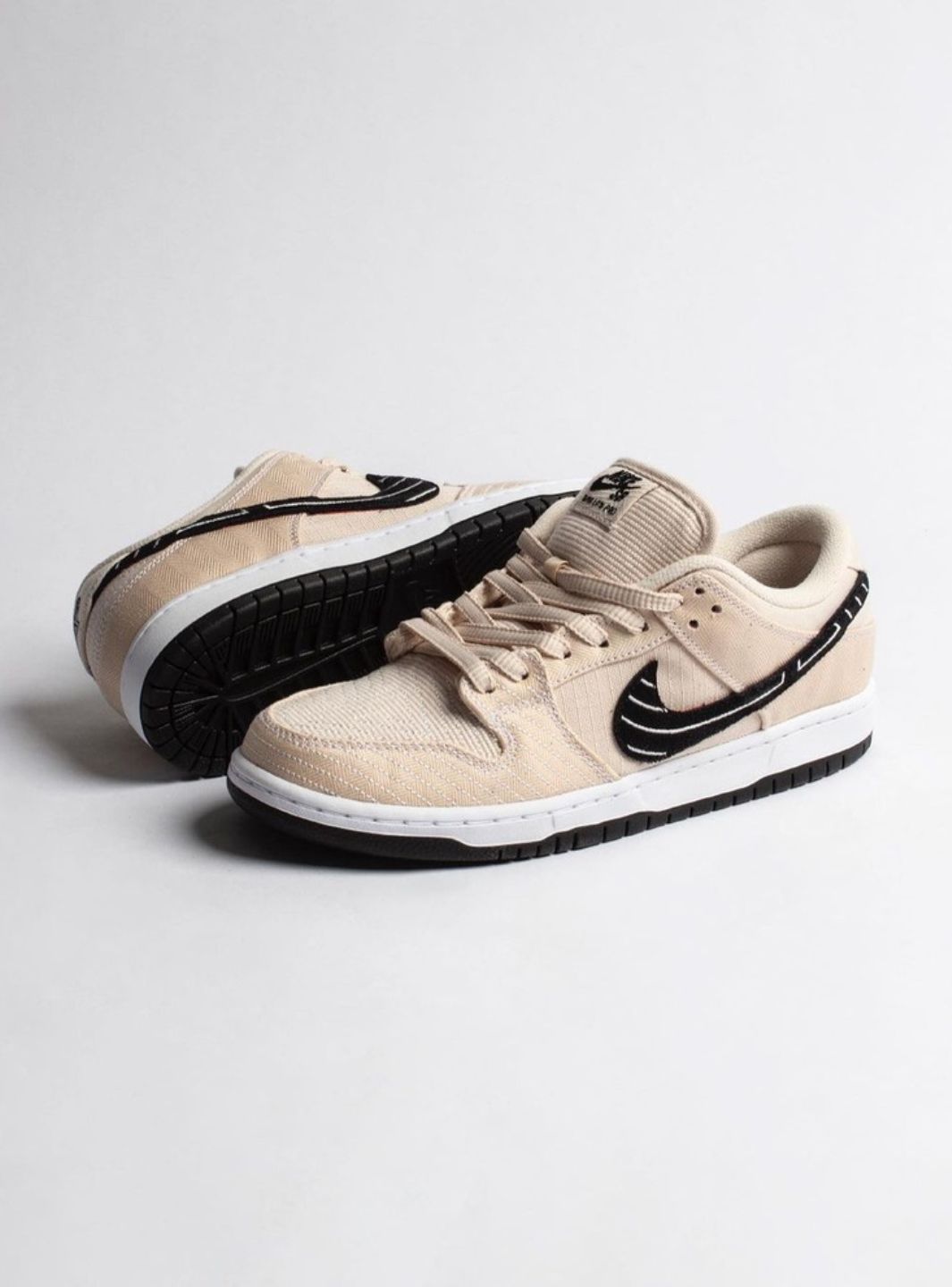 Nike SB Dunk Low Albino & Preto - FD2627-200 | ResellZone
