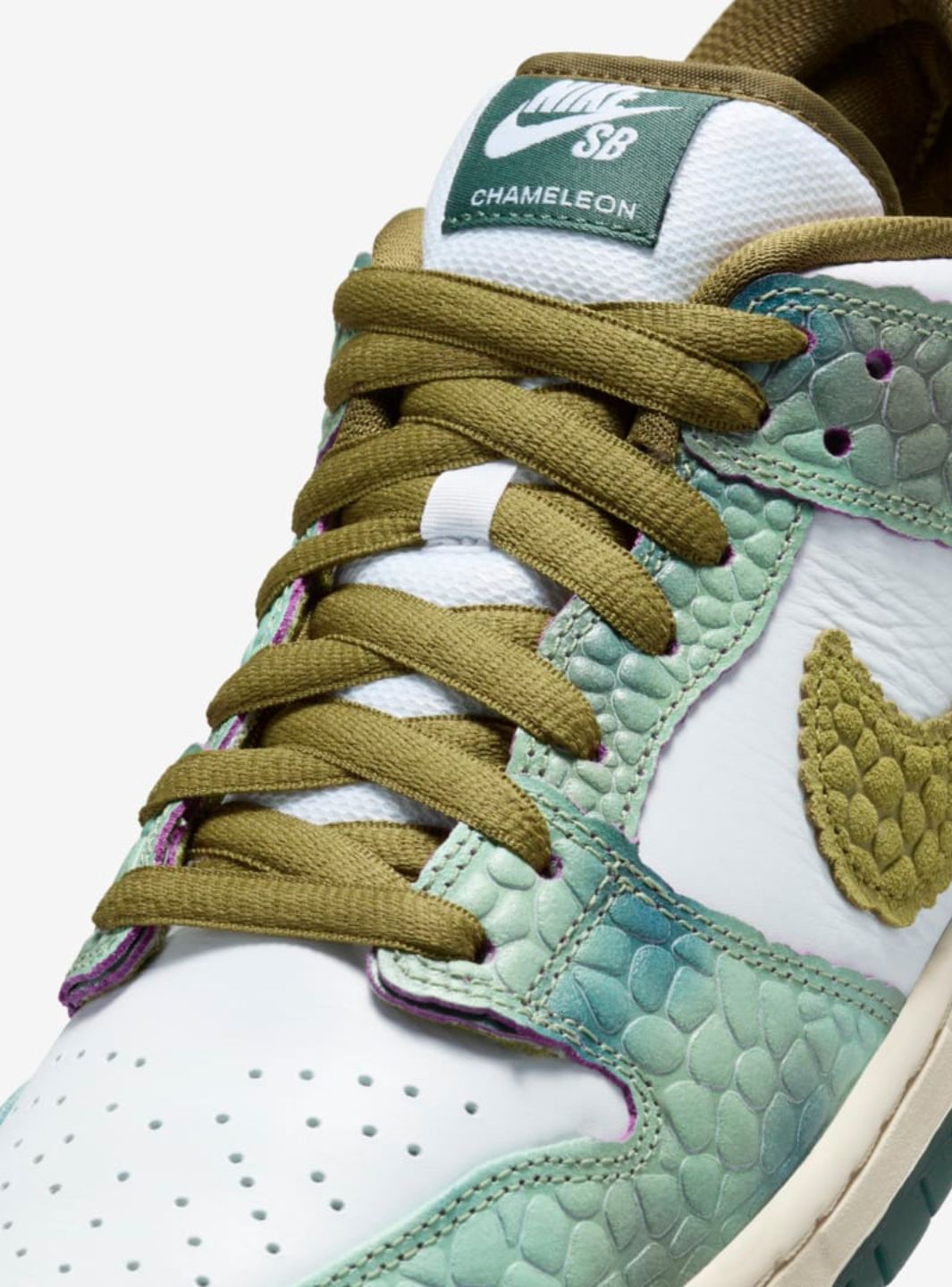 Nike SB Dunk Low Alexis Sablone Chameleon - HJ3386-300 | ResellZone
