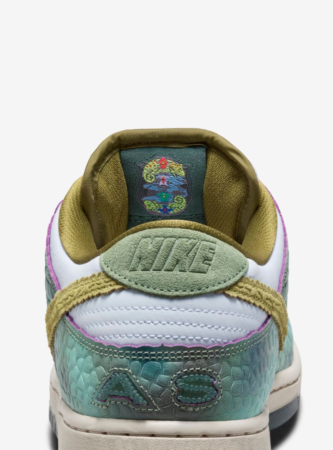 Nike SB Dunk Low Alexis Sablone Chameleon - HJ3386-300 | ResellZone
