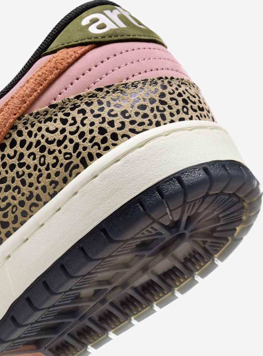 Nike SB Dunk Low Arts-Rec - IH3211-200 | ResellZone