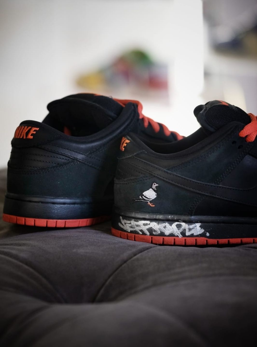 Nike SB Dunk Low Black Pigeon Signed Jeff Staple - Sneakers Usate | ResellZone