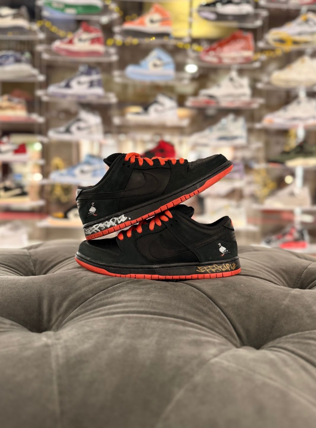 Nike SB Dunk Low Black Pigeon Signed Jeff Staple - Sneakers Usate | ResellZone