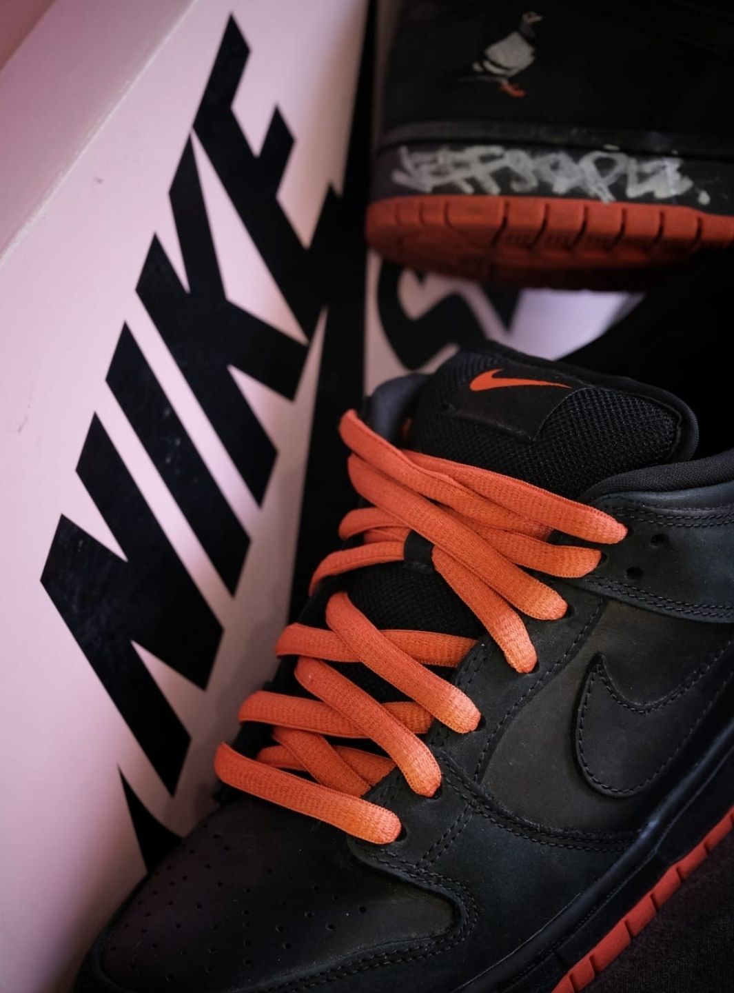 Nike SB Dunk Low Black Pigeon Signed Jeff Staple - Sneakers Usate | ResellZone