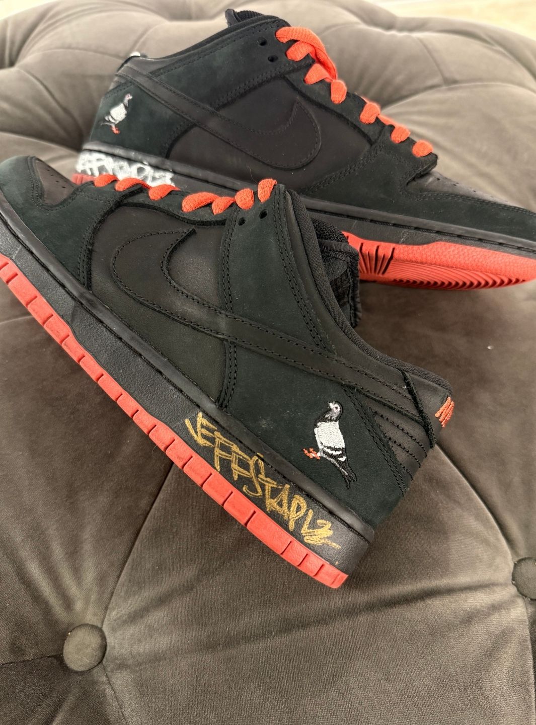 Nike SB Dunk Low Black Pigeon Signed Jeff Staple - Sneakers Usate | ResellZone