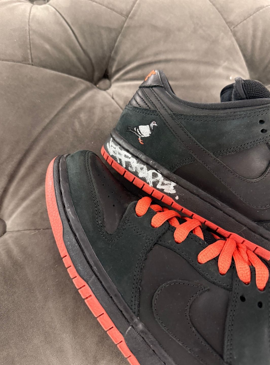 Nike SB Dunk Low Black Pigeon Signed Jeff Staple - Sneakers Usate | ResellZone