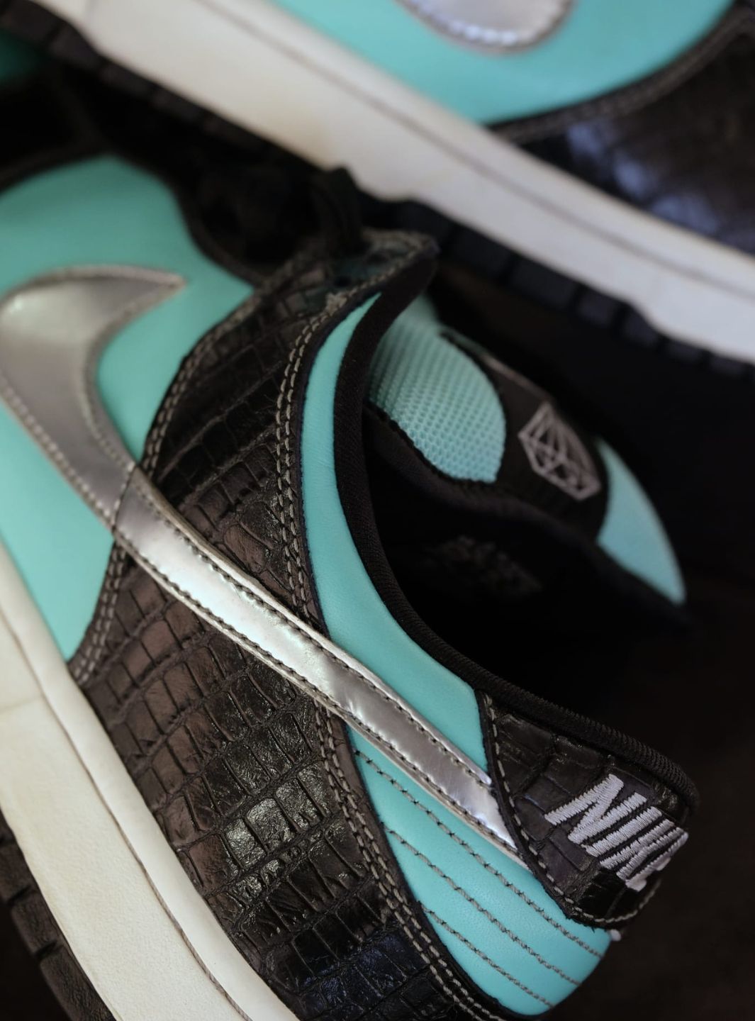 Nike SB Dunk Low Diamond Supply Co. - 304292-402 | ResellZone
