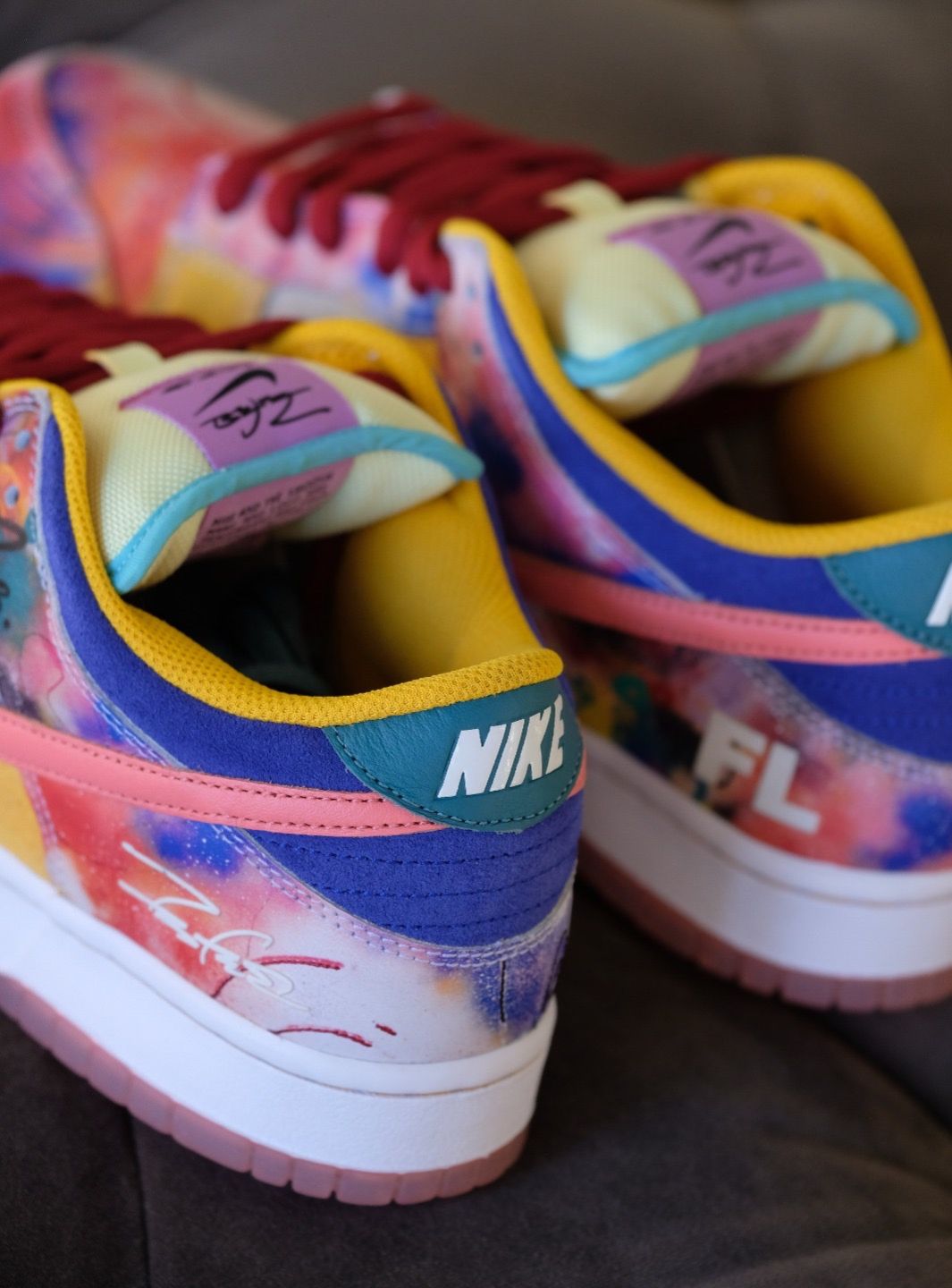 Nike SB Dunk Low Futura Laboratories Sunblush (Friends and Family) - HF6061-700 | ResellZone