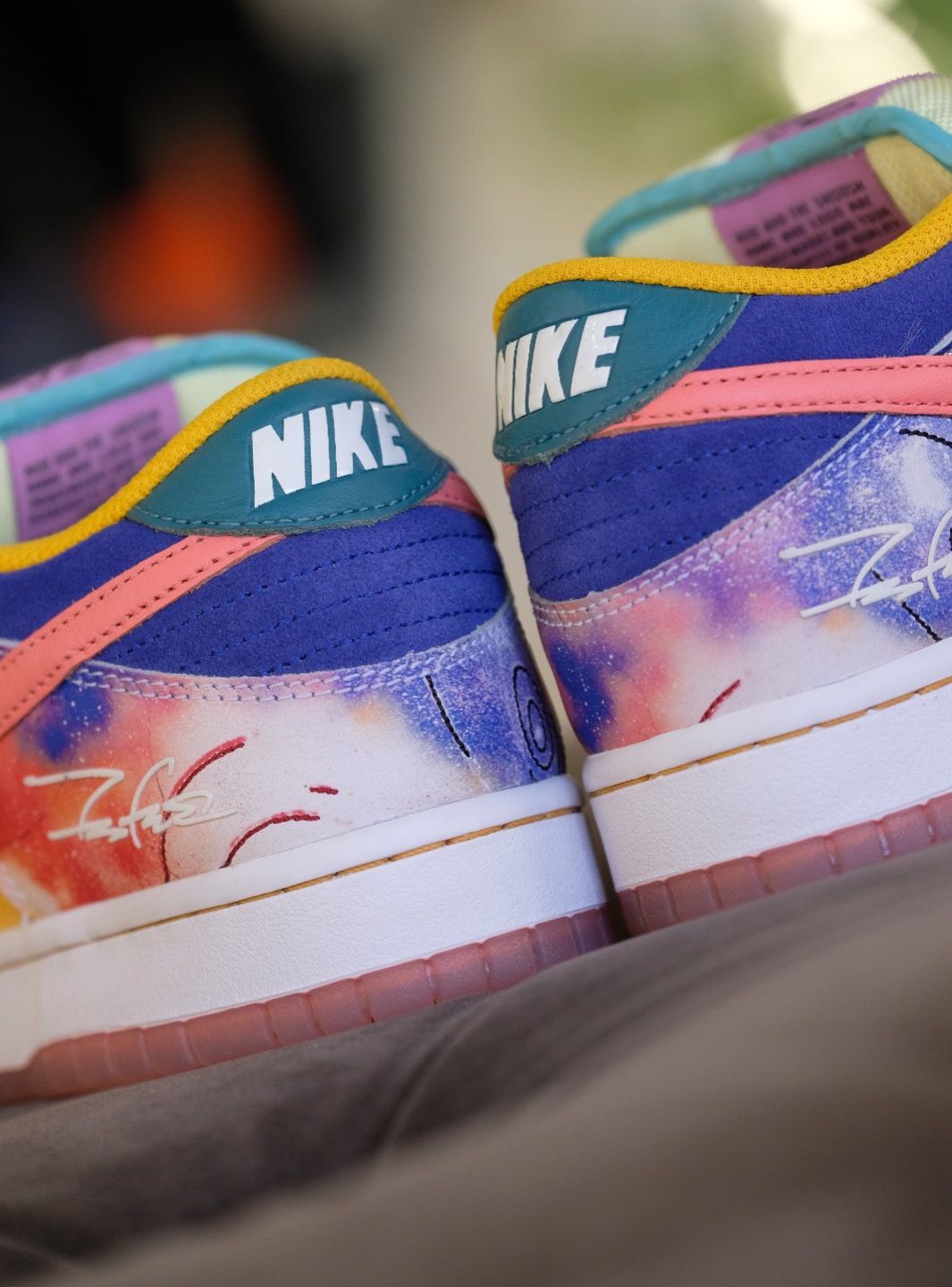 Nike SB Dunk Low Futura Laboratories Sunblush (Friends and Family) - HF6061-700 | ResellZone